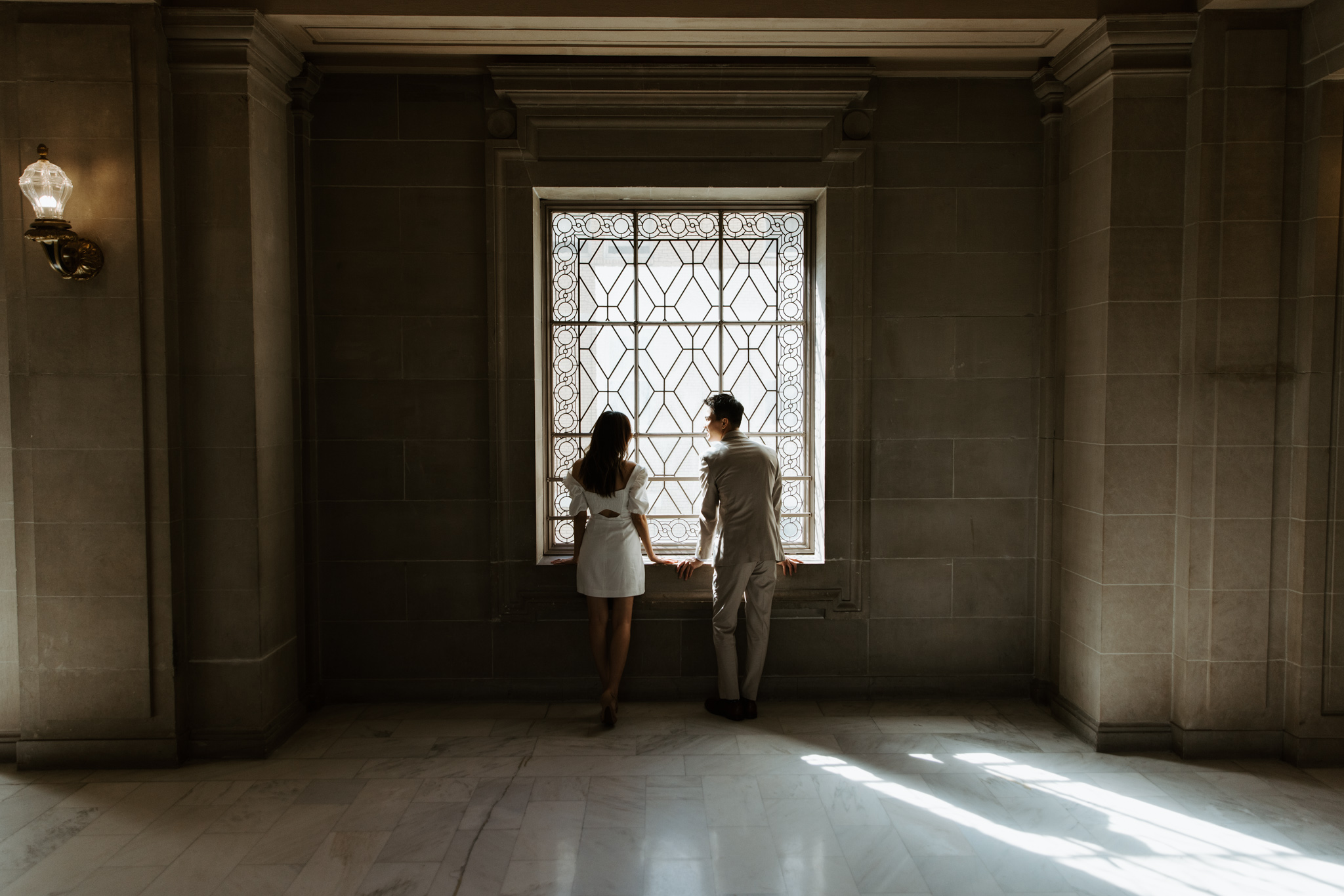 San Francisco wedding photographer. Wedding photoshoot in San Francisco city hall